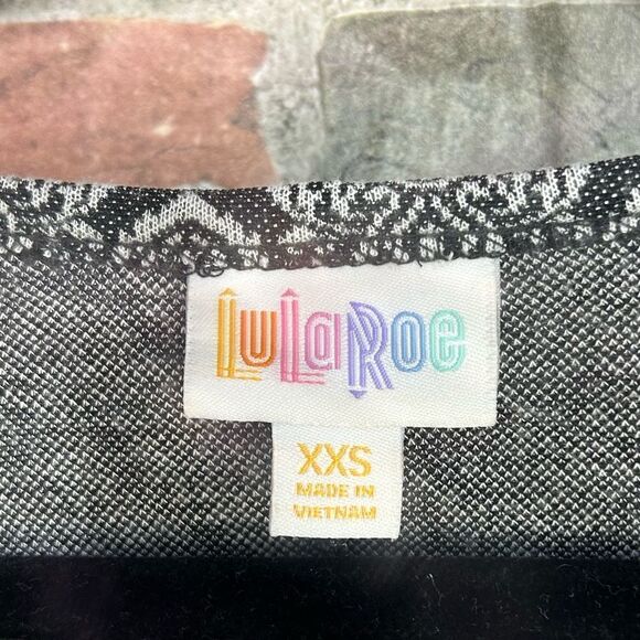 5 for $25🔥LuLaRoe Black & White Paisley Knit Short Sleeve Dress XXS - Picture 4 of 6